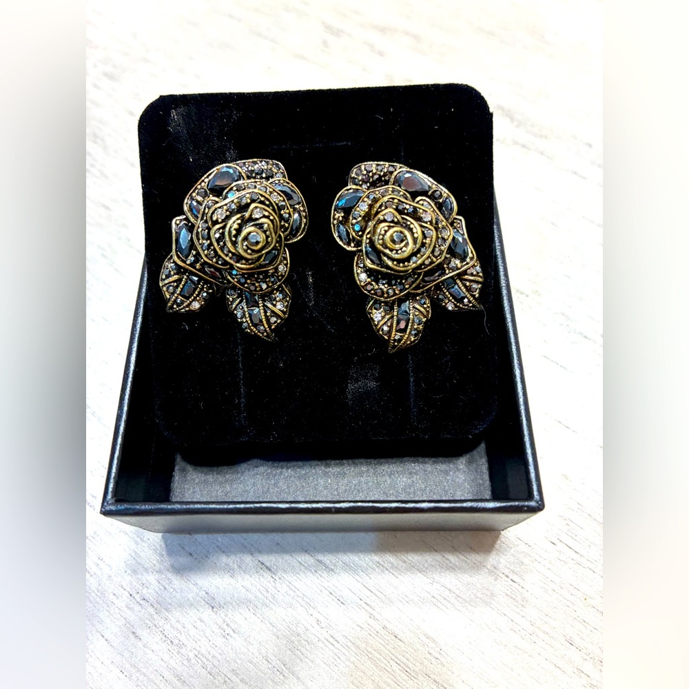 Elegant Gold and Black Rose Earrings
by Heidi Daus.